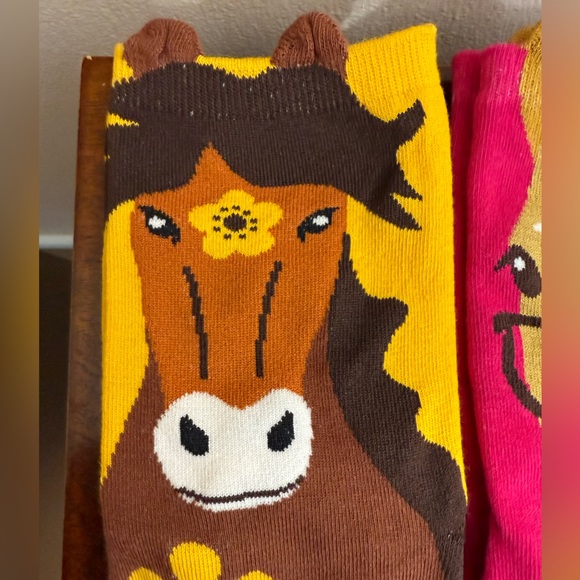 NEW 5 pairs horse print colorful crew socks women’s size 6-9.5 stocking stuffer - Picture 11 of 16